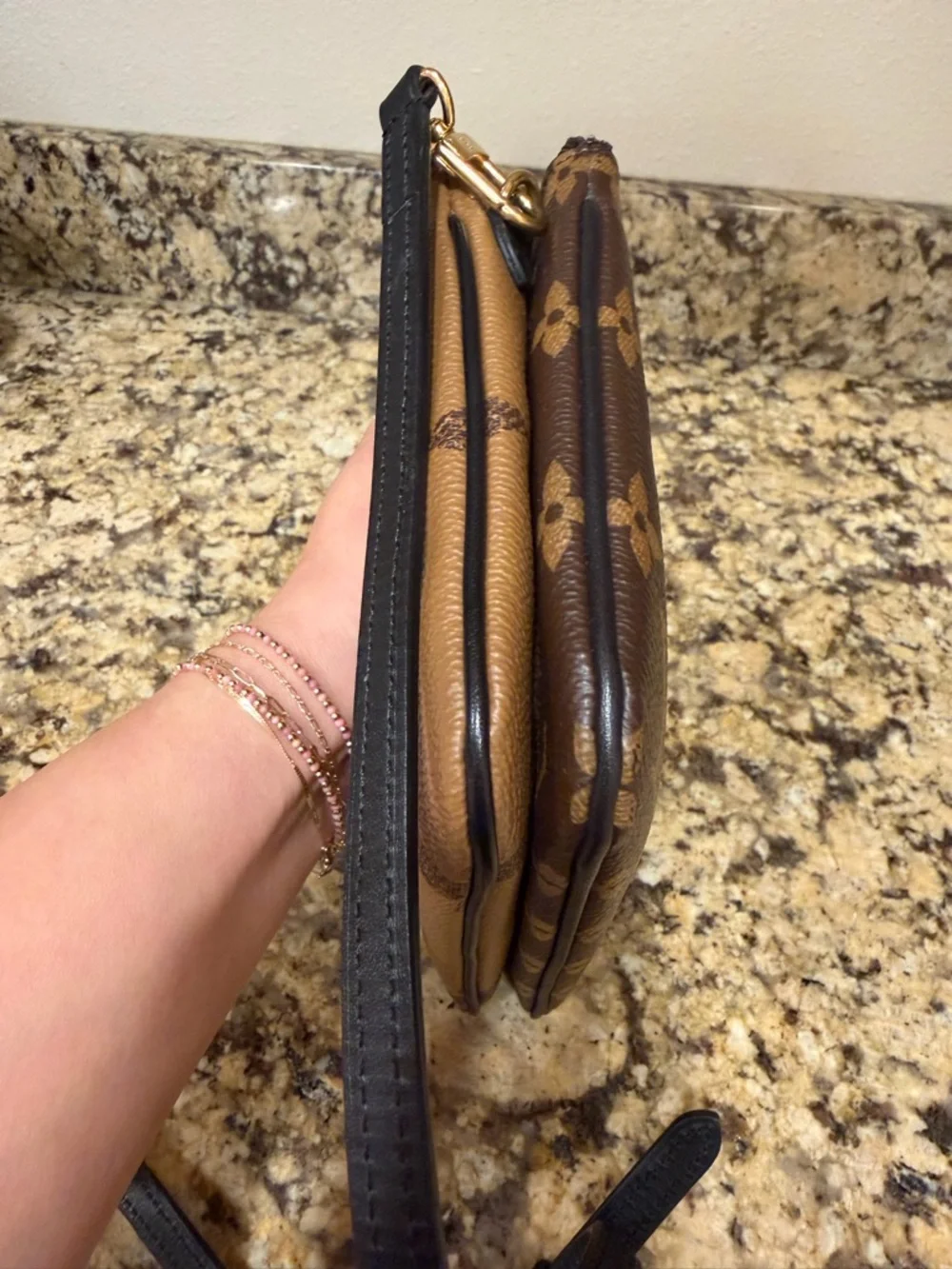 LOUIS VUITTON DOUBLE ZIP POCHETTE GIANT REVERSE MONOGRAM - Picture 11 of 14